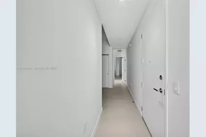 1400 Biscayne Blvd #705, Miami, FL 33132 - Photo 13