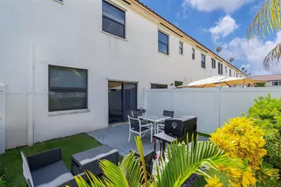 3305 W 93rd Pl, Hialeah, FL 33018 - Photo 27