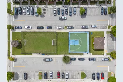 3305 W 93rd Pl, Hialeah, FL 33018 - Photo 35