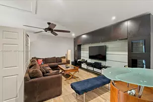 6121 NW 40th St, Virginia Gardens, FL 33166 - Photo 13
