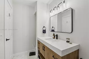 2926 S University Dr, Davie, FL 33328 - Photo 17