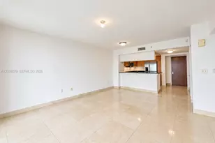 31 SE 5th St, Miami, FL 33131 - Photo 7