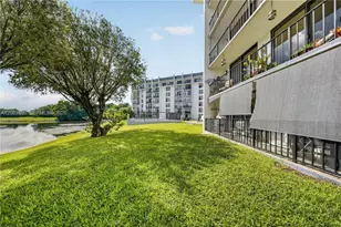 9686 Fontainebleau Blvd, Miami, FL 33172 - Photo 3
