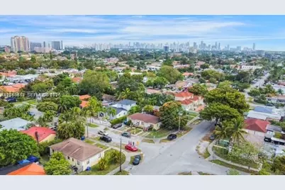 2655 SW 34th Ct, Miami, FL 33133 - Photo 17