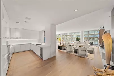 801 S Pointe Dr #PH 2, Miami Beach, FL 33139 - Photo 21