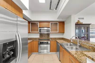 888 S Douglas Rd #1516, Coral Gables, FL 33134 - Photo 11