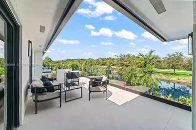 7015 N Augusta Dr #1, Hialeah, FL 33015 - Photo 31