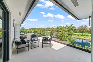 7015 N Augusta Dr, Hialeah, FL 33015 - Photo 31