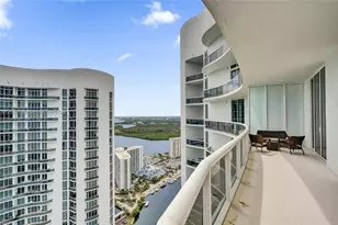 16001 Collins Ave, Sunny Isles Beach, FL 33160 - Photo 9