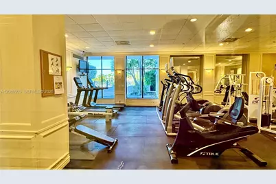 5700 Collins Ave #11B, Miami Beach, FL 33140 - Photo 33