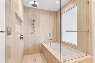 2411 Laguna Cir, North Miami, FL 33181 - Photo 15