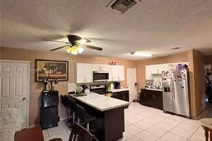 671 E 39th St, Hialeah, FL 33013 - Photo 3