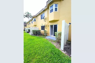 3398 NE 9th Dr #102, Homestead, FL 33033 - Photo 9