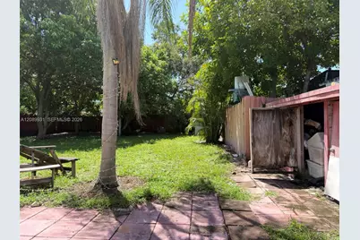 112 SE 3rd St, Hallandale Beach, FL 33009 - Photo 13