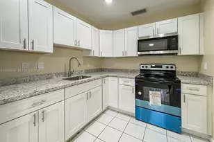 873 SW 10th St, Florida City, FL 33034 - Photo 1