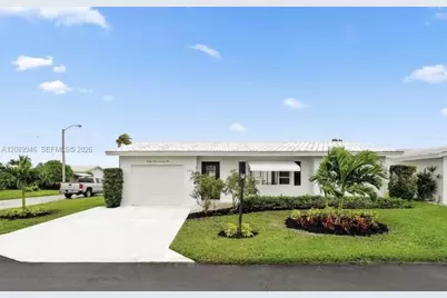 2374 SW 11th Ave, Boynton Beach, FL 33426 - Photo 3