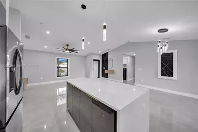 2124 NE 16th Pl, Cape Coral, FL 33909 - Photo 11