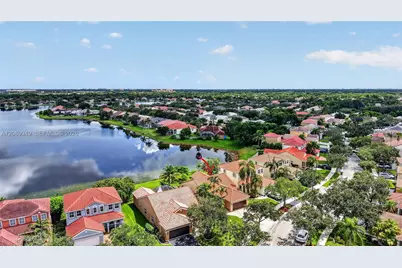 820 Falling Water Rd, Weston, FL 33326 - Photo 49