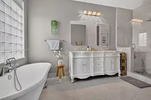 820 Falling Water Rd, Weston, FL 33326 - Photo 25