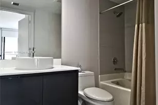 31 SE 6th St, Miami, FL 33131 - Photo 7