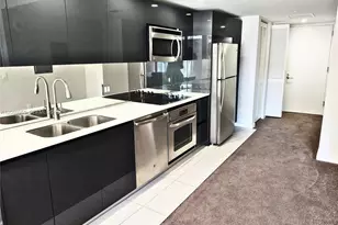 31 SE 6th St, Miami, FL 33131 - Photo 5