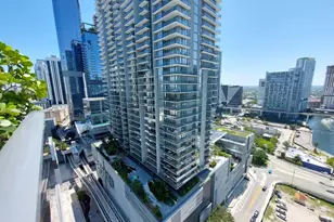31 SE 6th St, Miami, FL 33131 - Photo 13