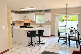 8851 SW 9th Ct, Pembroke Pines, FL 33025 - Photo 3