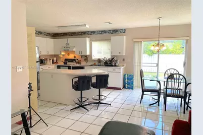8851 SW 9th Ct, Pembroke Pines, FL 33025 - Photo 3