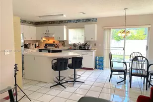 8851 SW 9th Ct, Pembroke Pines, FL 33025 - Photo 3