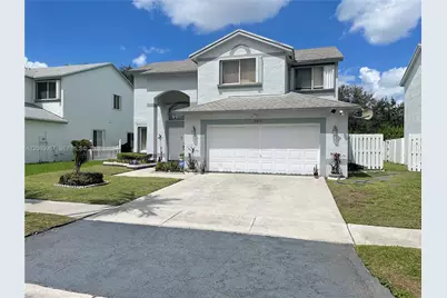 8851 SW 9th Ct, Pembroke Pines, FL 33025 - Photo 1