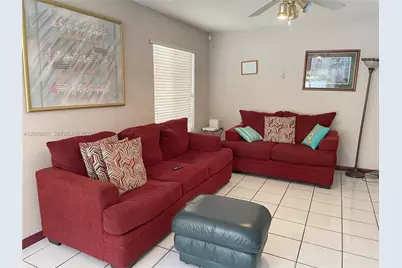 8851 SW 9th Ct, Pembroke Pines, FL 33025 - Photo 5