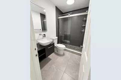 7907 NW 73rd Ter, Tamarac, FL 33321 - Photo 9
