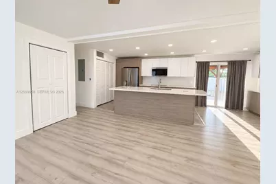 7907 NW 73rd Ter, Tamarac, FL 33321 - Photo 5