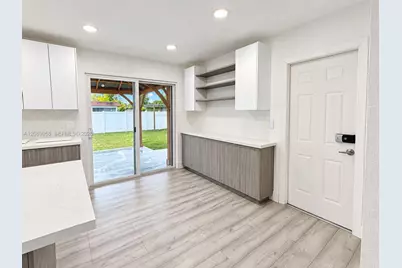 7907 NW 73rd Ter, Tamarac, FL 33321 - Photo 13