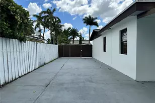 18310 NW 85th Ave, Hialeah, FL 33015 - Photo 11