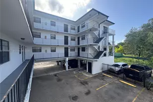 888 NE 132nd St, North Miami, FL 33161 - Photo 9