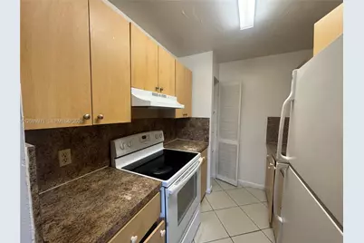 888 NE 132nd St #205, North Miami, FL 33161 - Photo 3