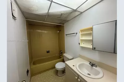 888 NE 132nd St #205, North Miami, FL 33161 - Photo 5