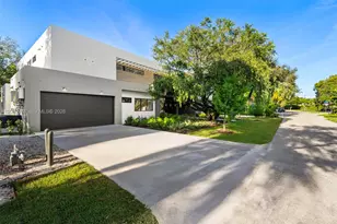 5921 SW 84th St, South Miami, FL 33143 - Photo 3