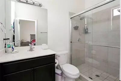 10628 W 33rd Way, Hialeah, FL 33018 - Photo 17