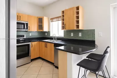 7464 NW 180th St, Hialeah, FL 33015 - Photo 9