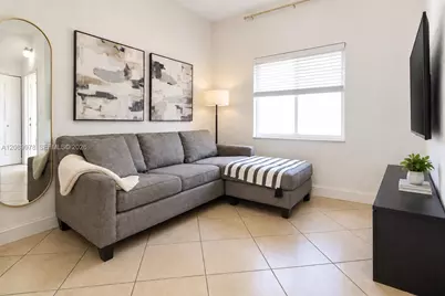 7464 NW 180th St, Hialeah, FL 33015 - Photo 7