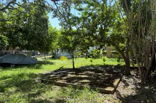 113 SE 4th St, Hallandale Beach, FL 33009 - Photo 5