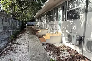 53 NE 56th St, Miami, FL 33137 - Photo 13