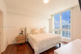 300 S Biscayne Blvd, Miami, FL 33131 - Photo 5