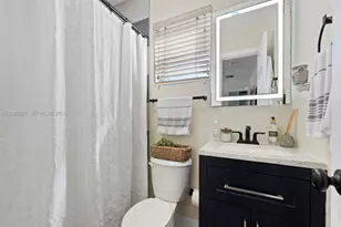 8530 NW 179th St, Hialeah, FL 33015 - Photo 7