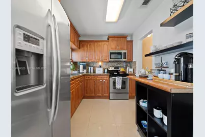 8530 NW 179th St, Hialeah, FL 33015 - Photo 17