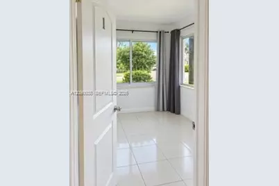 3560 NW 19th St #3560, Miami, FL 33125 - Photo 7