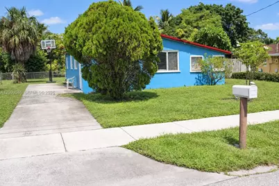 5871 NW 41st Ter, North Lauderdale, FL 33319 - Photo 19
