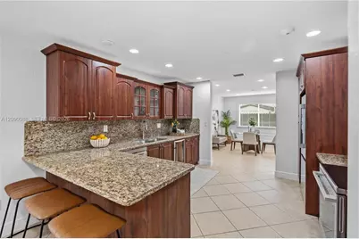 7311 Sabal Dr, Miami Lakes, FL 33014 - Photo 9